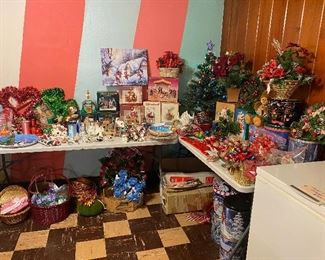 Christmas decorations, Christmas tens, Christmas ornaments