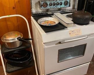 Vintage electric stove, cast iron, roasting pan, stepstools