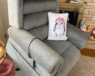 Power chair, lift chair, recliner, power recliner