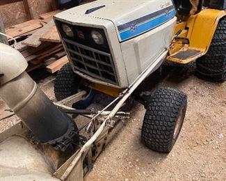 NO PRESALES NO PRICING GIVEN Info will be given closer to sale 
Items available at open 9am Friday April 21st

Please read descriptions on photos, no pricing will be given! 