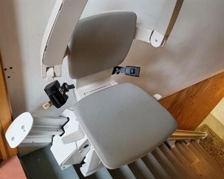 BRUN STAIR LIFT  ON  13 STAIRS