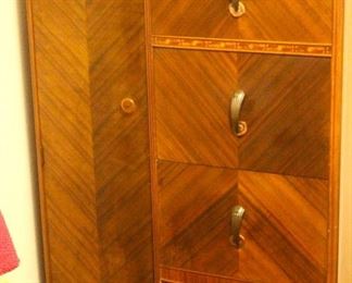 Real Nice Vintage Waterfall Chest with Wardrobe https://www.texasonlineauctionhouse.com/