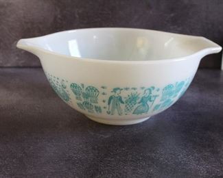 Amish Design Pyrex Bowl