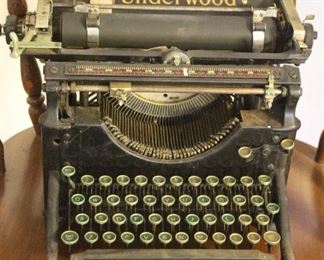 Nice Vintage Underwood Typewriter