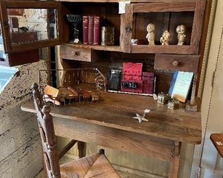 Antique and primitive furniture and decor