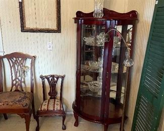 Curio cabinet
Miscellaneous chairs
Cut glass