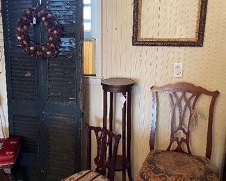 Chairs
Charleston shutters