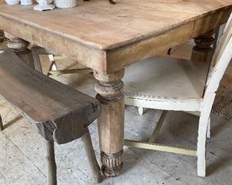 Chunky gate leg table