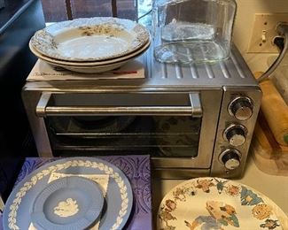 Wedgwood plates with boxes; vintage china/dinnerware.