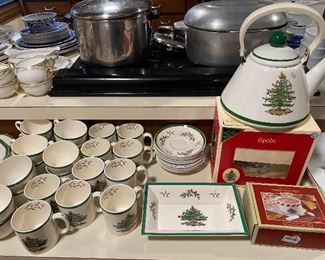 Large set of Spode “Christmas Tree” china, including many specialty/serving pieces.
