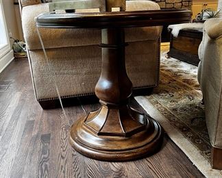$224 USD     Lorts Mfg Living Room Round Pedestal Wood End Side Table MM179-16     Description: Simplicity with an old world feel. This little workhorse of a table brings old world charm with caved pedestal base and fabulously grained wood top.
Dimensions: 30 x 30 x 28H in
Condition: Used and in very good condition.
Location: Local pick up Lake Oswego, OR. Shipper suggestions available upon request. Located on the first floor.  PICK UP AVAILABLE AFTER 5.25.23    https://goodbyhello.com/products/copy-of-large-rectangular-carved-edge-coffee-table-mm179-15?_pos=29&_sid=410c006b7&_ss=r