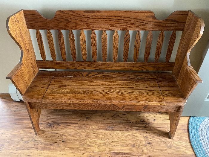 Beautiful oak bench with storage