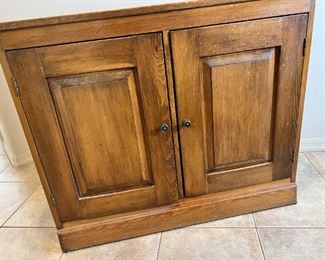 Vintage 2-Door Cabinet 	30 x 36.75 x 17in	HxWxD
