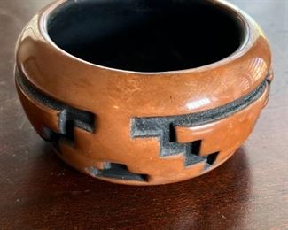 Vintage Native American Carved Pot/Bowl Pottery Signed B4	2.5 x 5in diameter.	
