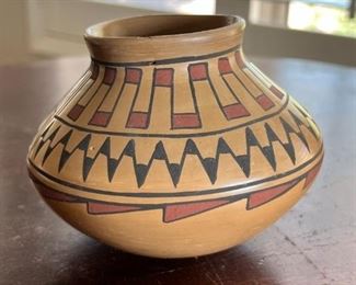 SanBe Mata Ortiz Polychrome Pot Native American Pottery Sandra Benitez Barrientos	4 x 5in diameter	
