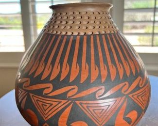 Signed Mata Ortiz Polychrome Pot Native American Pottery 	9 x 4in diameter at rim	
