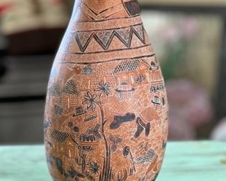  Peruvian Etched Gourd Decorative Folk Art South America Storyteller	11.5 inches high.	

