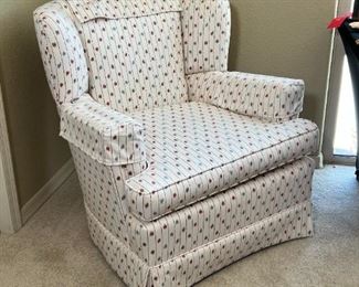 Upholstered Armchair	33 x 33 x 35in	HxWxD

