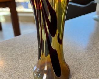 1979 Vintage Sakamoto Art Glass Vase Studio Swirl Glass 	9.5 x 3.25in diameter at rim.	
