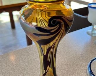 1979 Vintage Sakamoto Art Glass Vase Studio Swirl Glass 	9.5 x 3.25in diameter at rim.	
