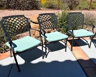 Tile Top Mosaic Patio Table with 4 Chairs	28.5 x 48 Diameter	
