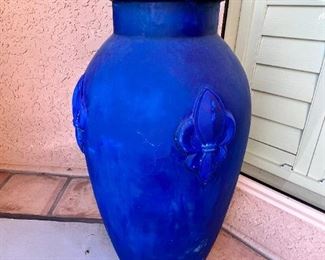 Big Blue Patio vase	36 x 11.5 inches diameter at rim	
