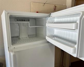 GE 17.5 cu. ft. Top Freezer Refrigerator in White GTH18GBDDRWW"	67x 28 x 32in	HxWxD
