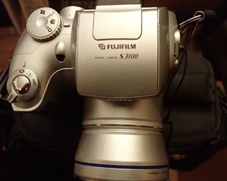 FUJIFILM S3100 CAMERA