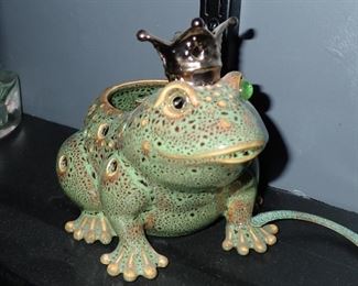 FROG PLANTER
