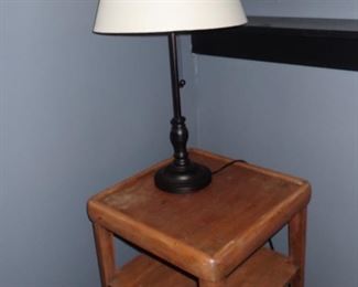 SQUARE SIDE TABLE - LAMP