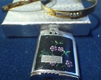 JEWELRY - VINTAGE LIGHTER