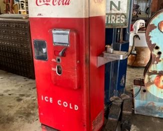 Cavalier 1959 Coke Machine w/water fountain-works