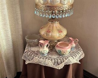 Gone with the Wind style lamp, sponge bowl on the left, Hull pottery upfront.                                                                           
        #####   MORE PICTURES WILL BE   #####