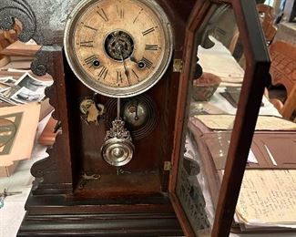 Hanson mantle clock w/ door open