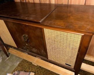 Zenith - Transistor Telephonic HIGH  FIDELITY  FM record console 