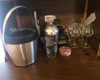 cocktail time! Underaged 80's Cher and I will have two strawberry banana Pina Coladas, please