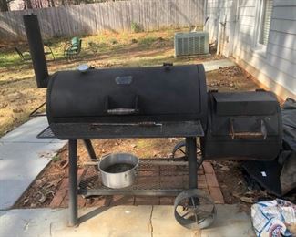 It's growling, keep your distance