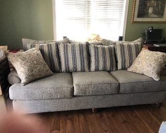 Beautiful sofa barely used. Great condition. 