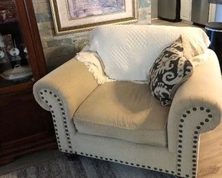 Chair with some wear. Good condition.  Matches sofa. 