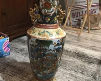 Large oriental vase. 