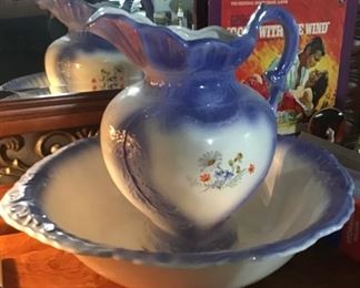 Pitcher and pot for wash stand