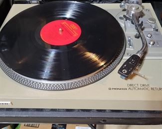 Pioneer PL-518 Turn Table
