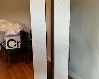 Serta Cobee Twin Mattress & Box Spring Like New Guest Room Use 2 sets available 