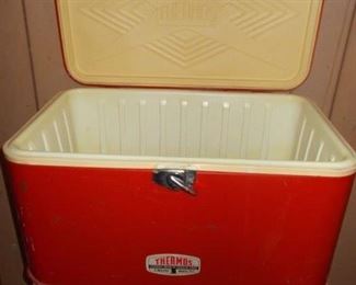 Thermos vintage cooler   Good condition