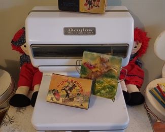 Vintage scale Dayton money weight
