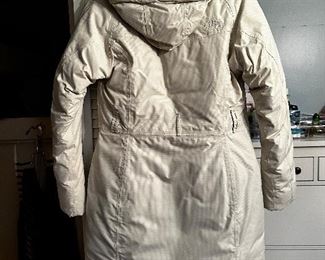 North Face Down Off White Parka womens small belt is missing the buckle BIN $60