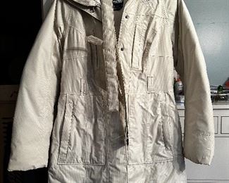 North Face Down Off White Parka womens small belt is missing the buckle BIN $60