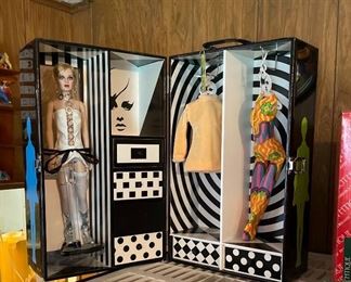 Twiggy and her wardrobe