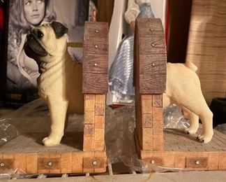 Pug book ends