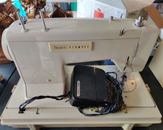 Sturdy - Metal casing - Sears Kenmore portable sewing machine with case and box